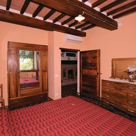 2 Bedroom Awesome In Ar Cortona