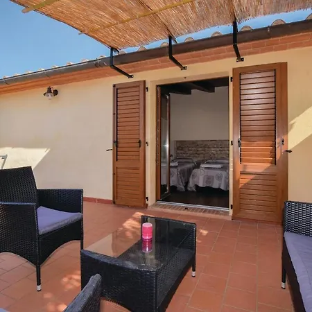 2 Bedroom Awesome In Ar Cortona
